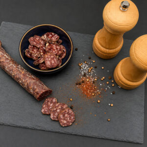 Saucisse sèche de canard au piment d'Espelette-sous vide-famille Gomer-Saint Médard-Gers